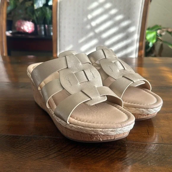Cato Sandals - Picture 1 of 10